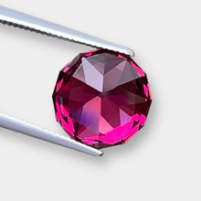 Load image into Gallery viewer, Flawless 5.23 CT Excellent Cut Natural Pink Umbalite Garnet from Tanzania.