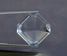 Load image into Gallery viewer, Flawless 15.10 Carats Natural Excellent Asscher Cut Aquamarine Gemstone.