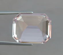 Load image into Gallery viewer, Flawless 20.80 CT Excellent Emerald Cut Natural Peach Pink Morganite.