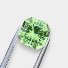 Load image into Gallery viewer, Flawless 2.38 CT Excellent Precision Cut Natural Mint Peridot from Supat Mine Pakistan.