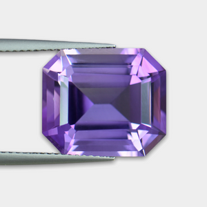Flawless 6.90 Carats Excellent Emerald Cut Natural Purple Amethyst Gemstone.