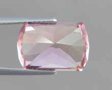 Load image into Gallery viewer, Flawless 6.40 Carats Natural Light Pink Color Excellent Cut Tourmaline Gemstone from Afghanistan.