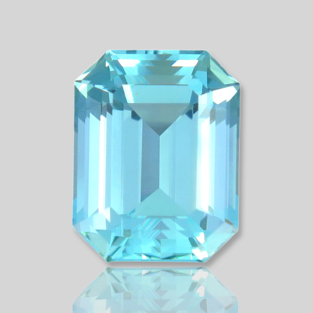 Flawless 17.45 CT Excellent Cut Natural Blue Aquamarine Gemstone from Brazil.